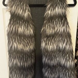 New Directions Gray Faux Fur Scarf